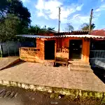 Casa com 130m² construída em terreno de 311m² no Neópolis