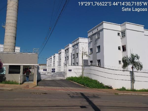 Apartamento com 2 quartos, 1 banheiro, 1 vaga e 44,49m² privativos