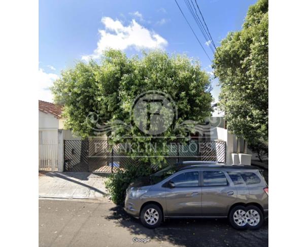 Casa 2 dormitórios e edícula - 460m²