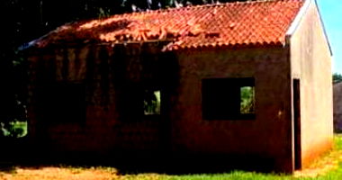 Casa em alvenaria com 61m² em Caiuá - SP