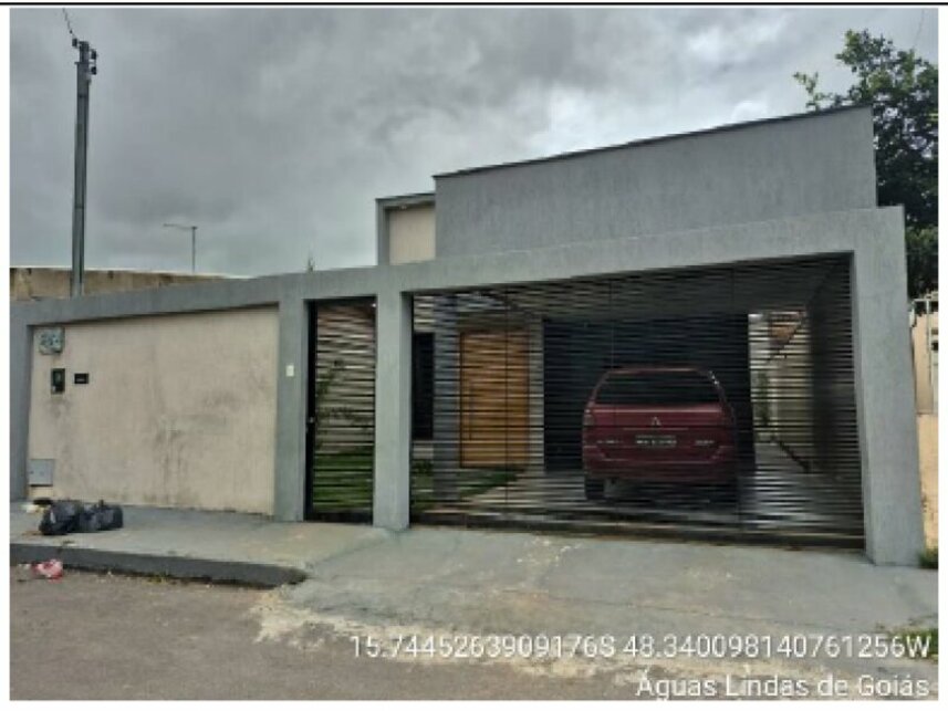 Casa com 2 quartos e 1 banheiro, 64,80m² construídos, ocupada