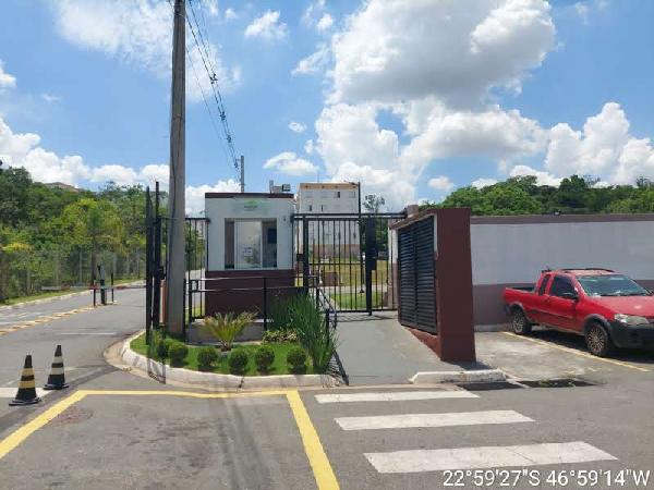 Apartamento 2 quartos, 1 vaga, 48,78m² privativos, área serv