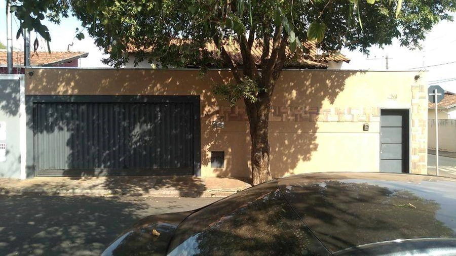Casa Ocupada com 2 Quartos e 1 Vaga em Uberaba/MG