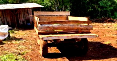 Carreta para trator com capacidade de 06 toneladas