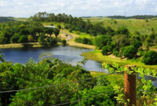 Lote residencial com 200m² em condomínio fechado
