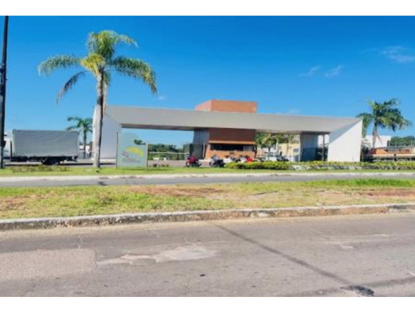 Casa ocupada com 3 quartos e 140m² construída
