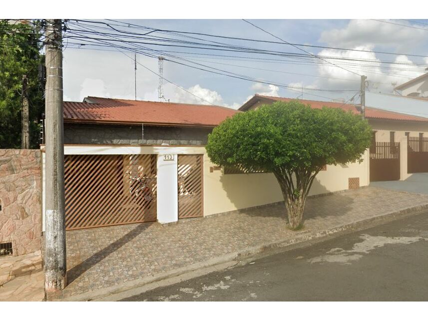 Casa com 3 quartos, 226m², ocupada, ideal para investimento