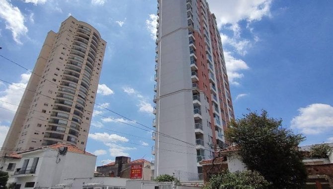 Apartamento com 2 quartos, 2 banheiros e 1 vaga de garagem