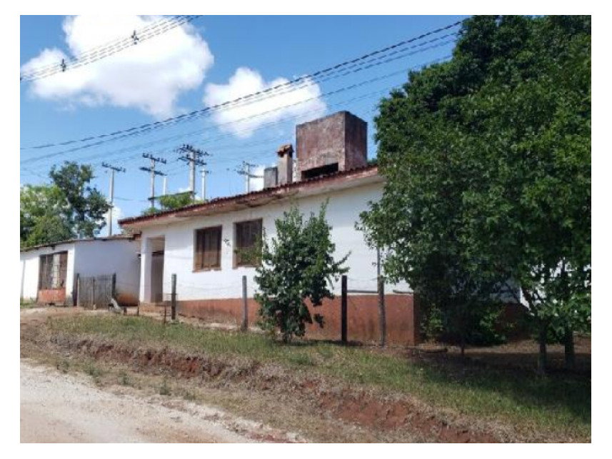 Casa Ocupada com 139m² de Área Construída em Lote de 735m²