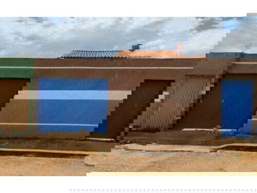 Casa com 2 quartos, 1 banheiro, 63m² construída, ocupada