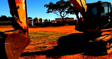 Escavadeira JCB JS200 Ano 2015 Operacional