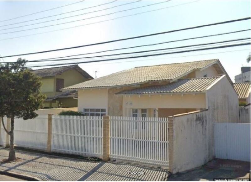 Terreno urbano com 543,72m², ocupado, com benfeitorias
