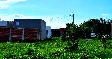 Lote desocupado com 180 m² de terreno, ideal para construção