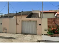 Casa com 2 quartos, 1 banheiro, 84m² construídos, ocupada