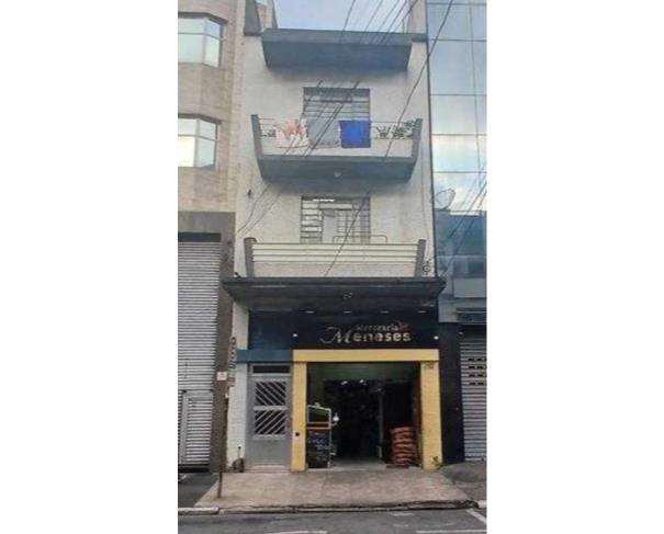 Prédio Comercial com Loja e 2 Apartamentos -