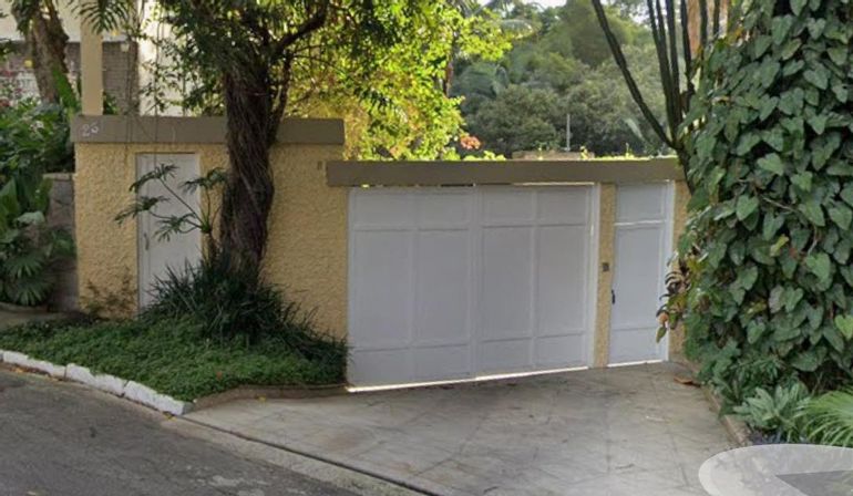 Prédio e terreno com 3.095 m², ideal para investimento