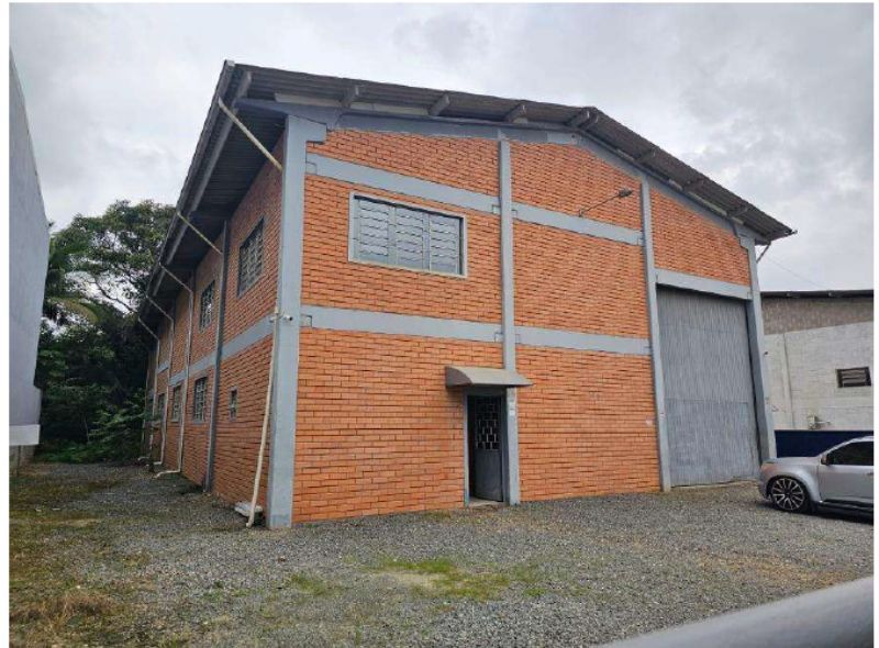 Galpão em Joinville com 540m² e 560m² - Oportunidade Única