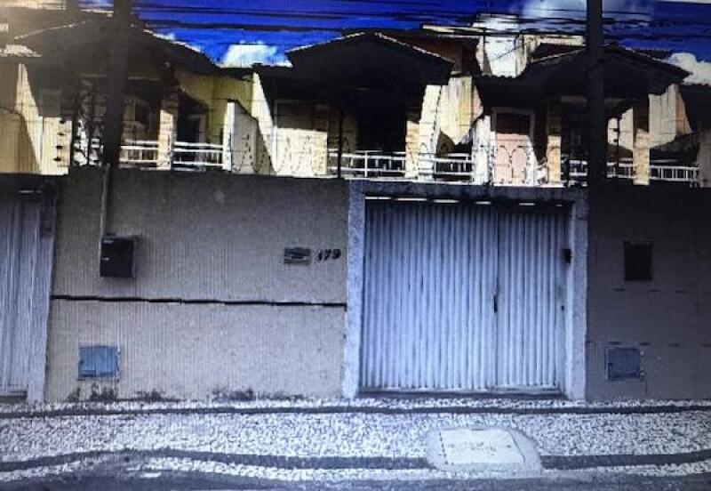 Casa residencial com 1 quarto, 1 banheiro e 1 vaga, 138m² construída