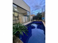 Casa com 3 quartos e piscina em Sarandi/PR
