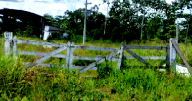 Terreno com dois galpões em Manoel Urbano/AC