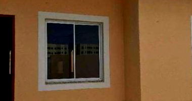 Casa em Condomínio com 2 Quartos em Belford Roxo - RJ