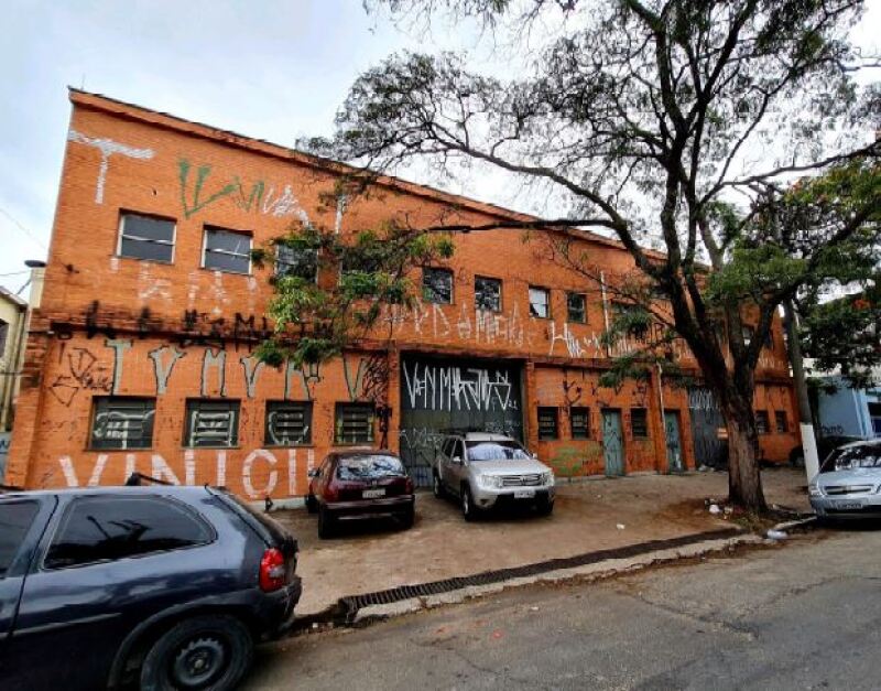 Terreno de 700m² em Jurubatuba, São Paulo - Oportunidade Única!