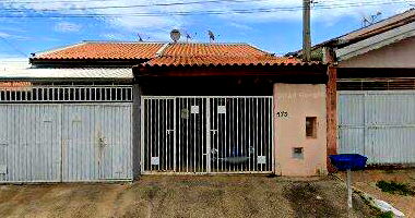 Casa com 2 Quartos e Área Privativa em Sumaré