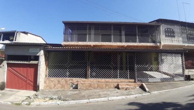 Casa Ocupada com 6 Quartos e 544 m² de Área Construída