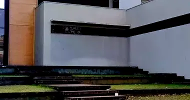 Casa desocupada com 523,94m² construída e 1000m² de terreno