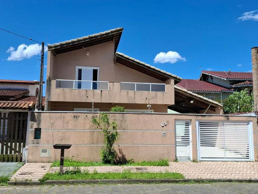 Casa de alto padrão com 242m² em leilão - Jardim Imperador