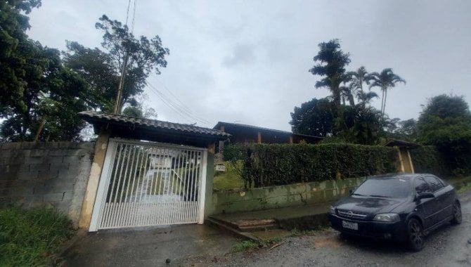 Casa com 5 Quartos e 417 m² em Condomínio