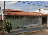 Casa com 3 quartos, 250m² de terreno, ocupada, parte ideal