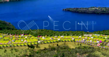 Terreno de 767,84m² desocupado em loteamento fechado