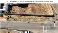 Terreno urbano de esquina, 705,09 m²
