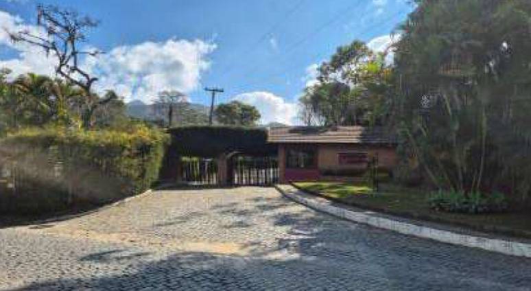 Lote em Teresópolis com 290m² de área total