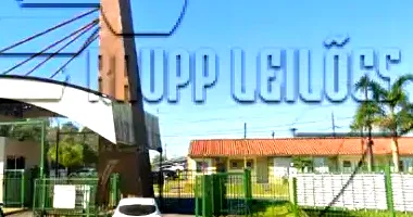 Casa e Box em Condomínio com 4 Quartos e 2 Banheiros em Gravataí/RS