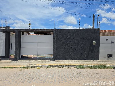 Casa com 2 quartos, 2 banheiros e 65,46 m²