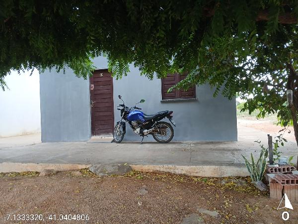 Casa com 2 quartos, 63m², área privativa e terreno de 170m²