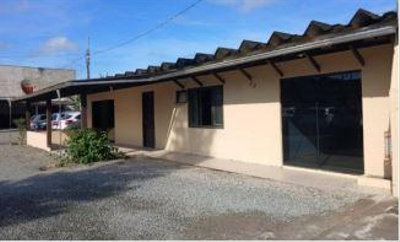 Terreno com 6 casas geminadas em Balneário Piçarras - 497,50m² construídos