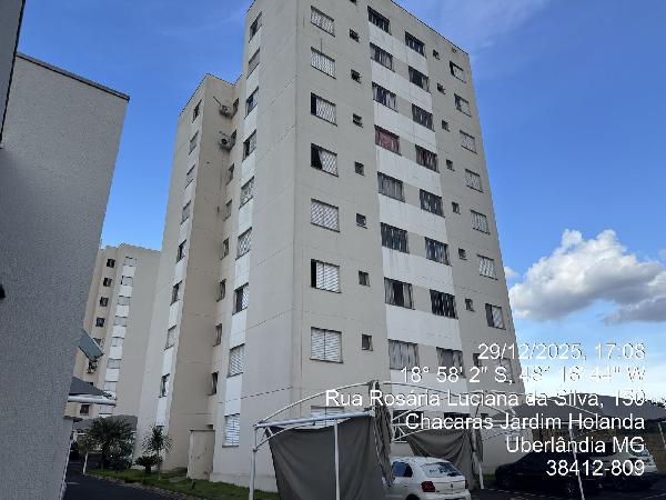Apartamento com 2 quartos em Uberlândia - Jardim Holanda