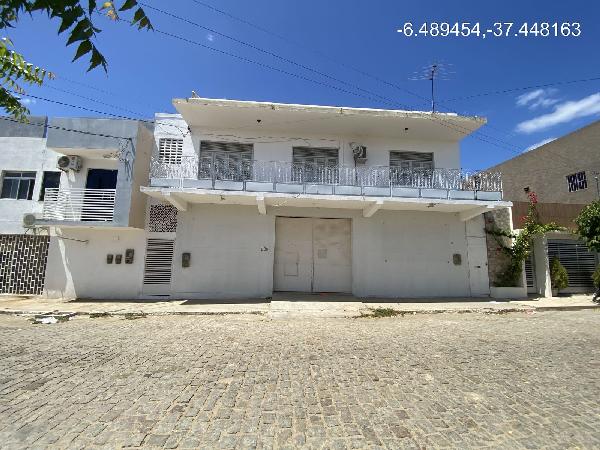 Casa com 1 Vaga e Área Privativa de 238,92m² em São Bento