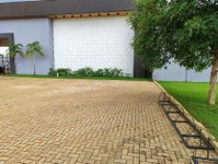 Casa ocupada com 164m² construída, ideal para investimento