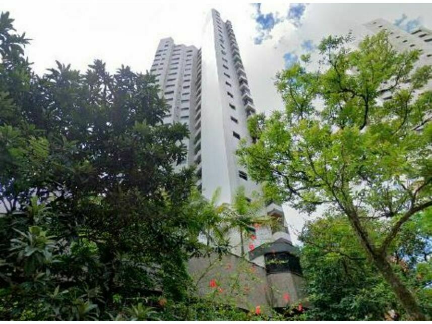 Apartamento com 3 vagas, 232,23m² útil