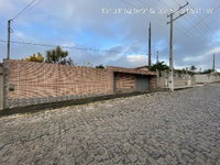 Casa 4 quartos, 2 banheiros, 70m² construída, terreno 180m²