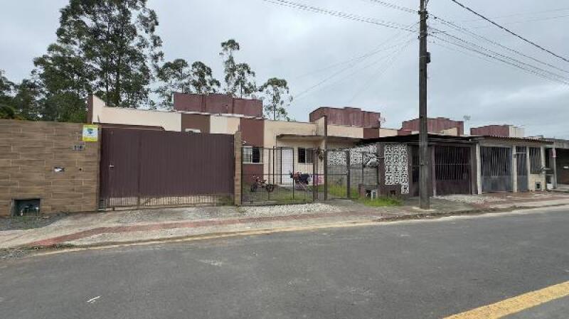 Casa com 2 quartos e 1 banheiro em Criciúma-SC - Área privativa de 54,35m²