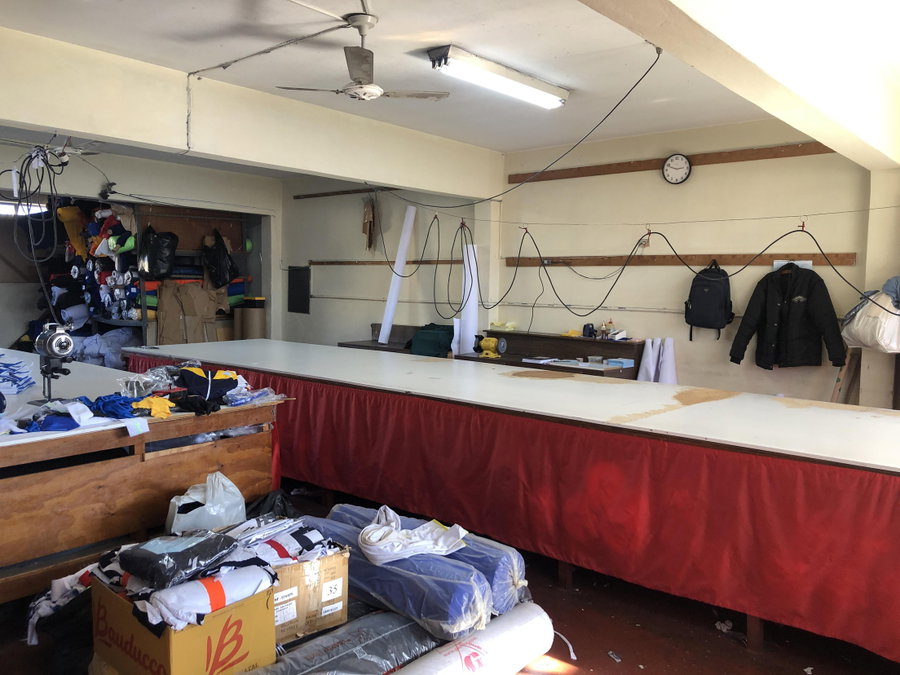 Prédio misto 650m² com 4 dormitórios e fundo comercial ativo