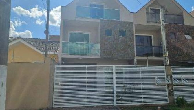 Casa em Condomínio Ocupada com 3 Quartos e 4 Banheiros