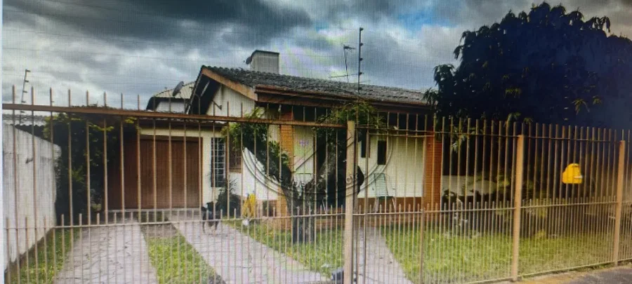 Casa de alvenaria com 3 quartos, 2 banheiros e 1 vaga - 150m²