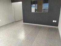 Casa com 1 vaga de garagem, 69,98 m² construídos, ocupada