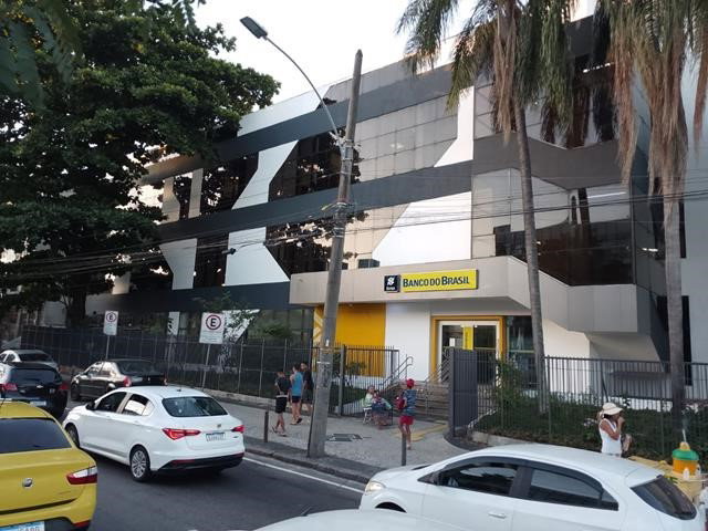 Prédio Comercial no Meier - RJ com locação obrigatória ao Banco do Brasil